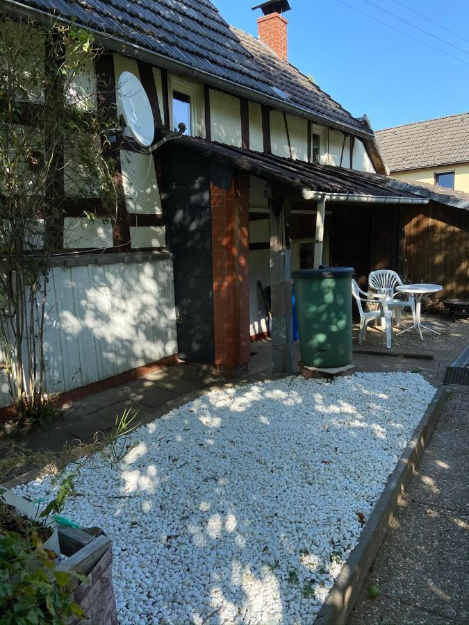 Villa 300 Jahre altes renoviertes Fachwerkhaus Peterslahr Exterior foto
